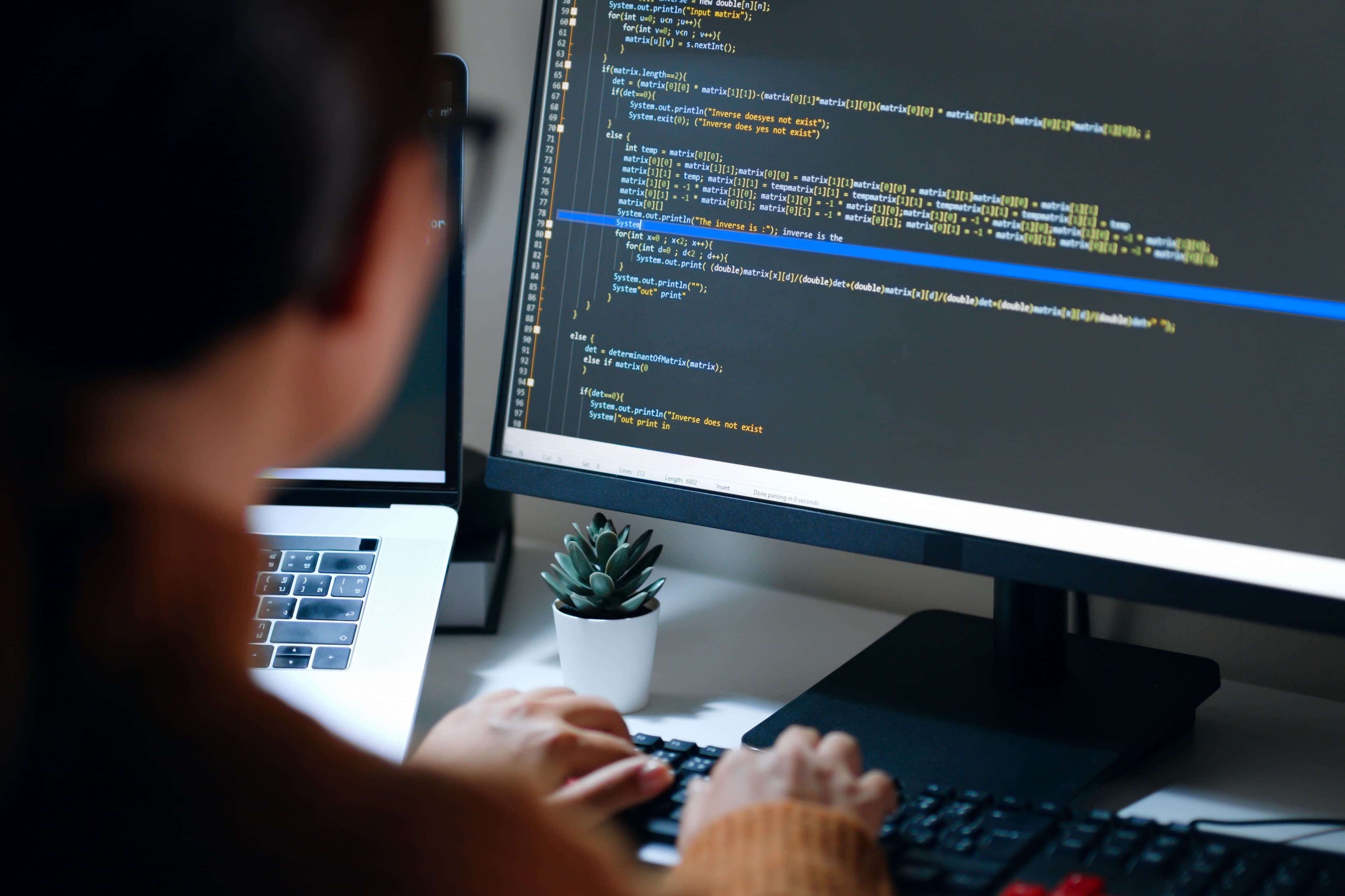 Russia Unveils Its First Monitor Powered by Domestic Chip
