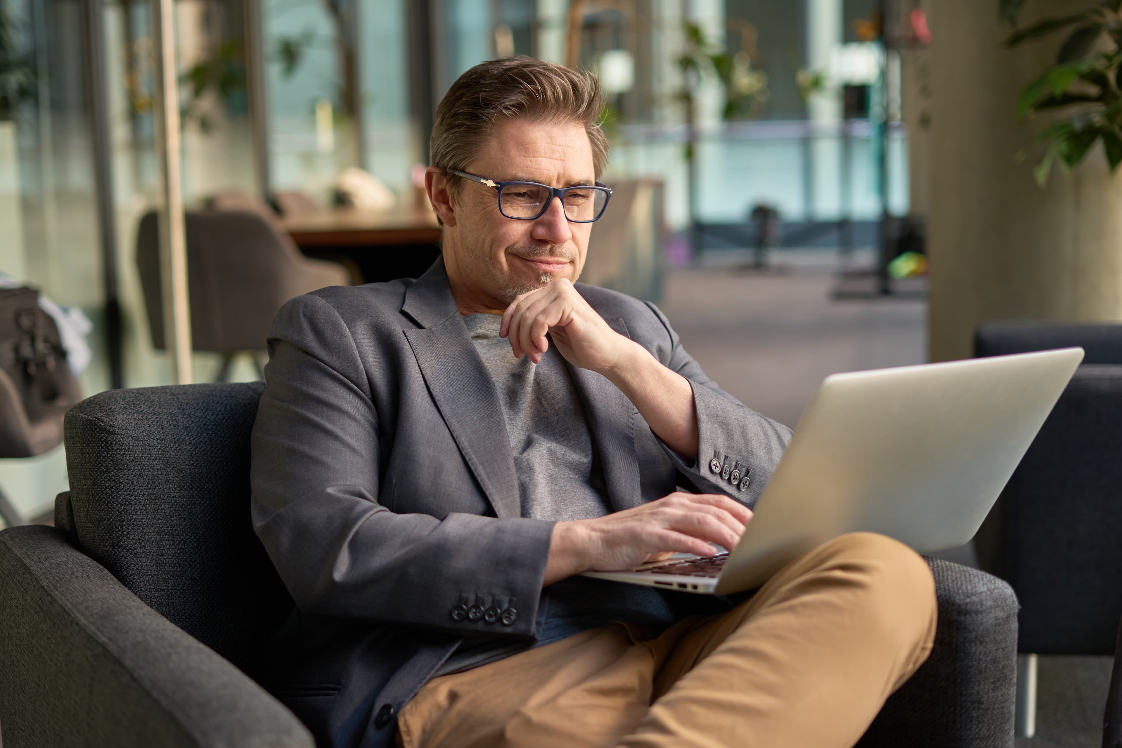 Russia’s Megafon Cybersecurity Lead Explains How to Disappear Online —Or at Least Minimize Your Digital Footprint