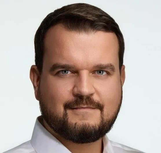 Илья Захаров