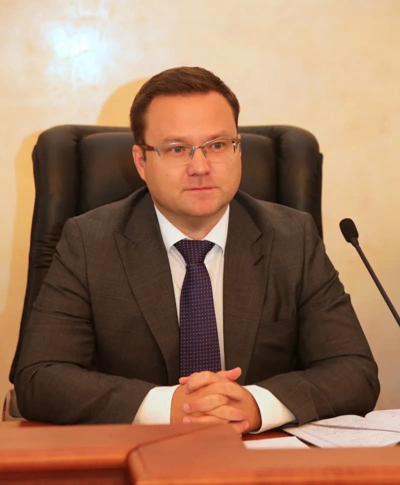 Дмитрий Назаров