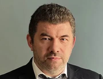 Олег Казанов