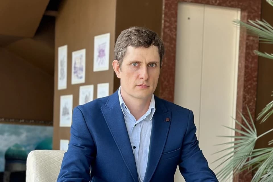 Artur Abakumov