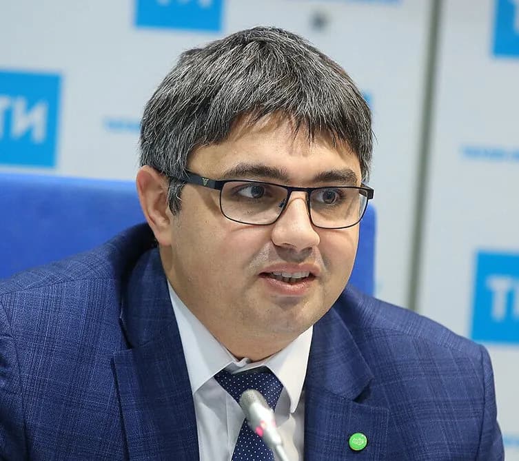Искандер Бариев: