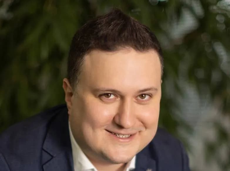 Александр Мнацаканьян