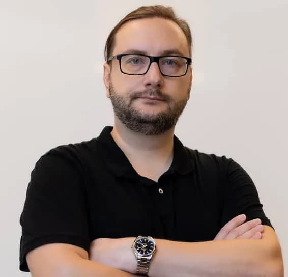 Антон Карпов