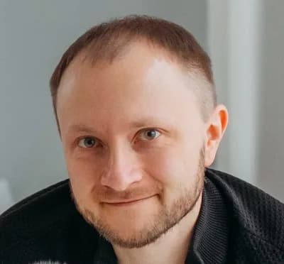 Олег Маркелов