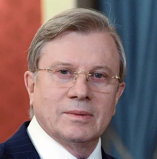 Виталий Савельев